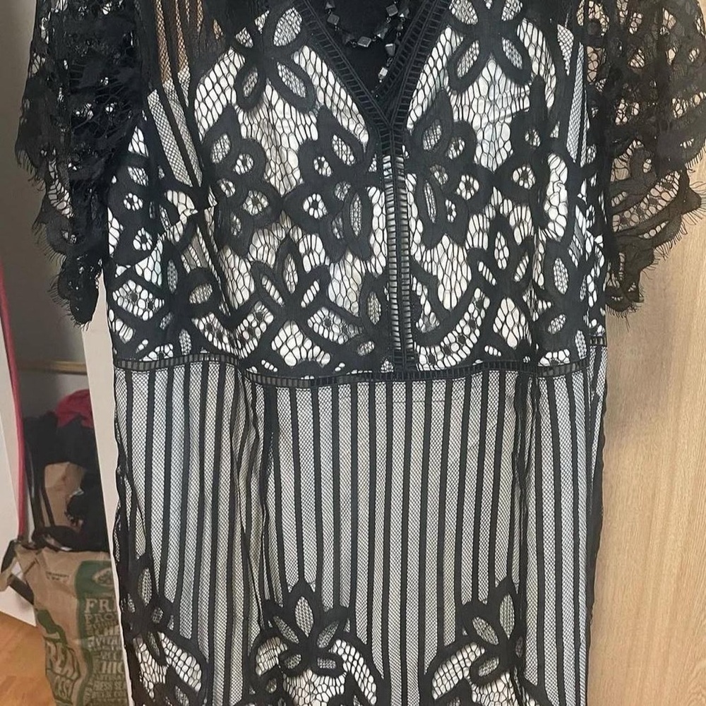 ROMWE Black and White Floral Lace Dress
